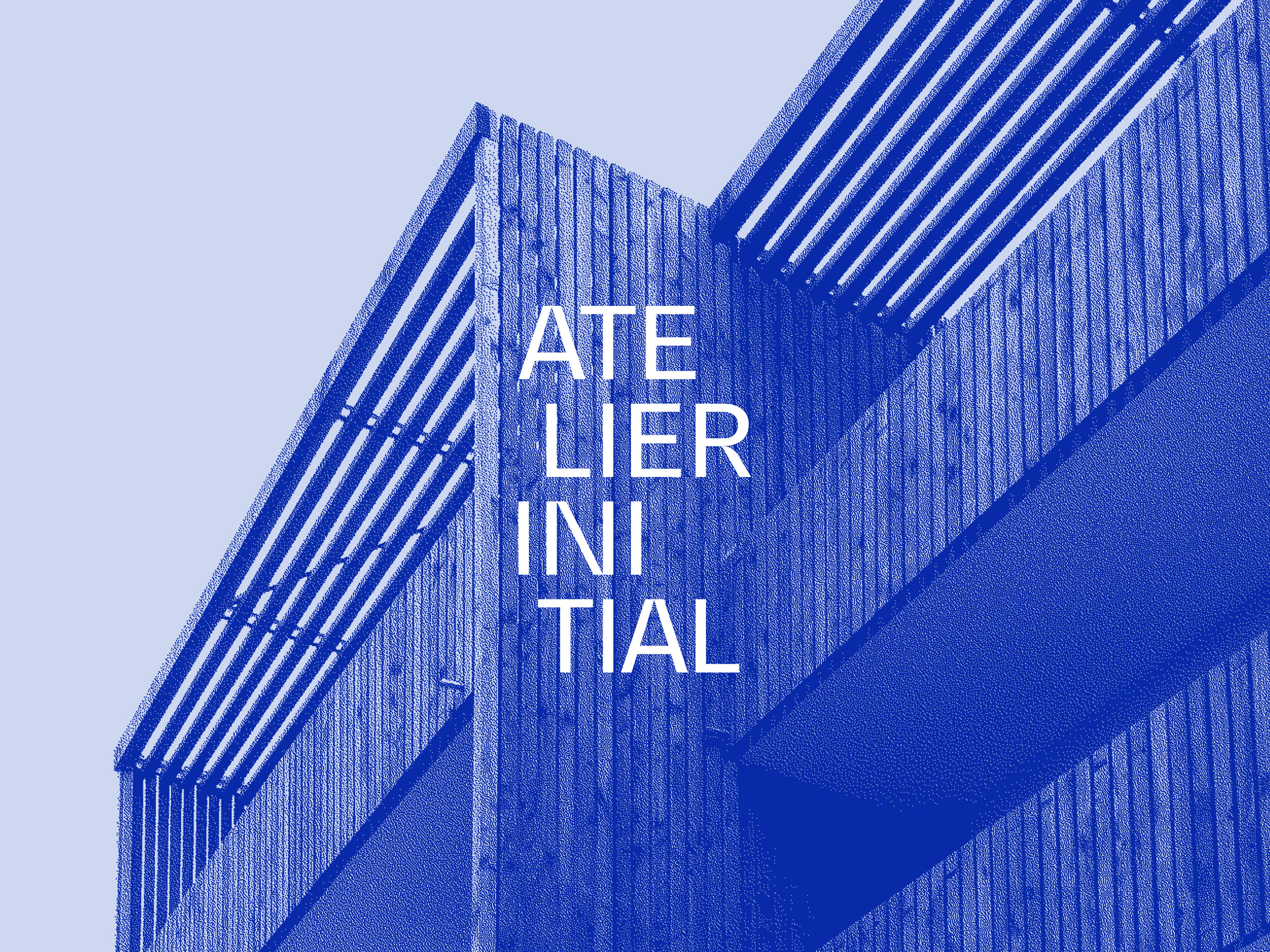 Logo Atelier Initial sur l'image d'un bâtiment avec un traitement bitmap